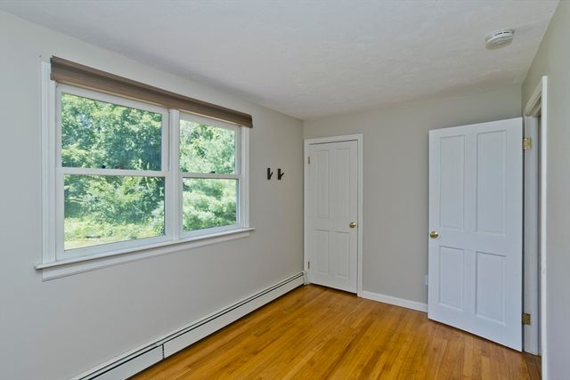 37 Cooper Rd, Northbridge, MA 01534