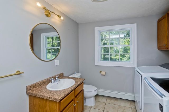 37 Cooper Rd, Northbridge, MA 01534