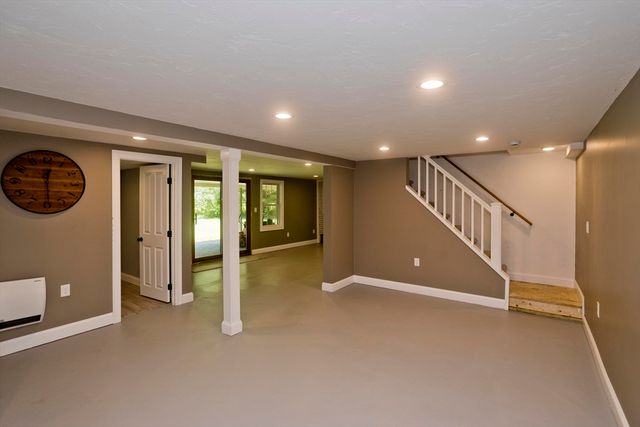 37 Cooper Rd, Northbridge, MA 01534