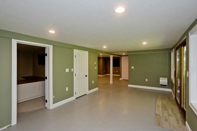 37 Cooper Rd, Northbridge, MA 01534