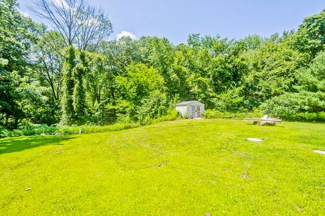 37 Cooper Rd, Northbridge, MA 01534