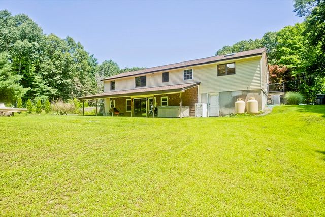 37 Cooper Rd, Northbridge, MA 01534
