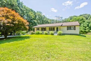 37 Cooper Rd, Northbridge, MA 01534