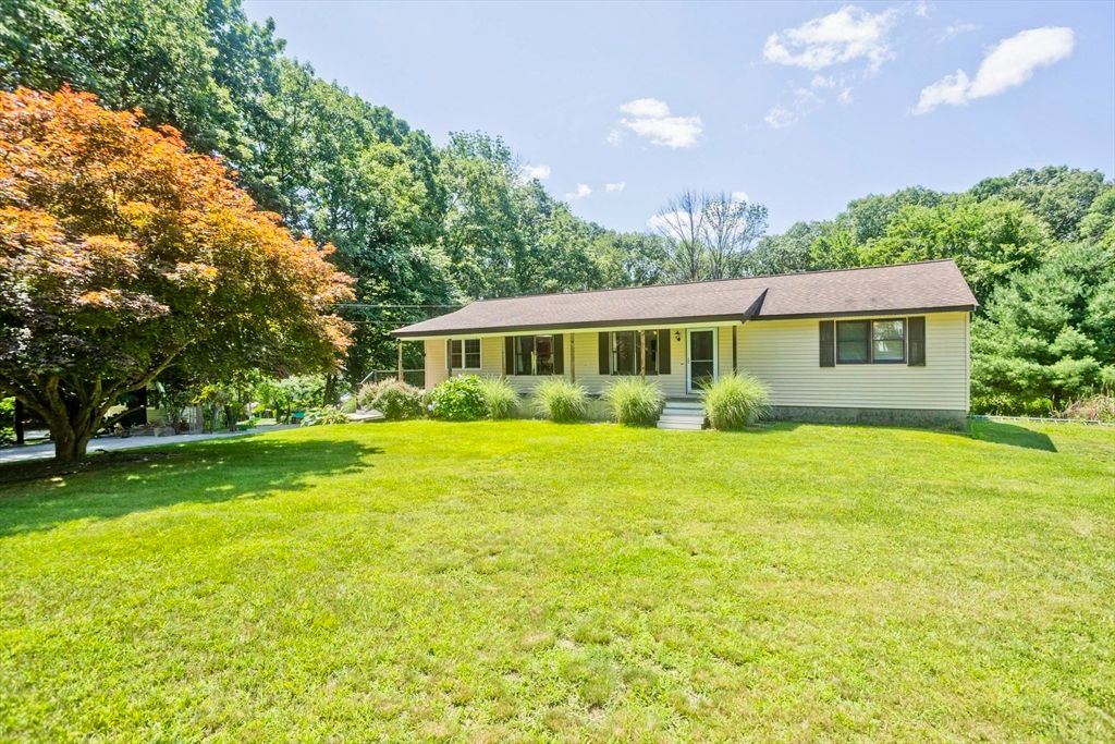 37 Cooper Rd, Northbridge, MA 01534