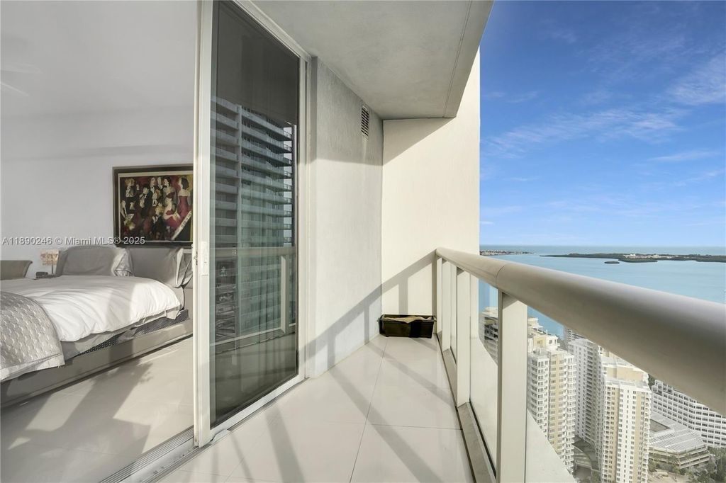 475 Brickell Ave 4711, Miami, FL 33131