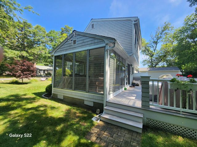 14 Maine Avenue NW, West Yarmouth, MA 02673