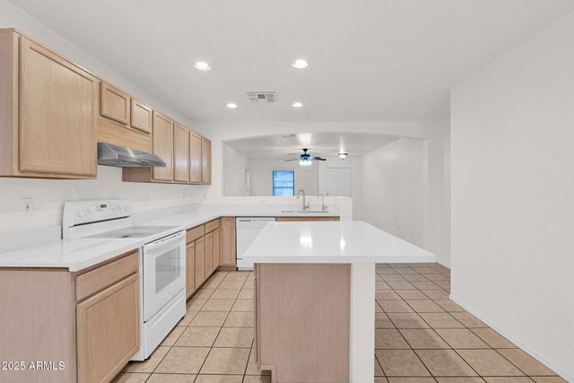 8842 E PORTOBELLO Avenue, Mesa, AZ 85212