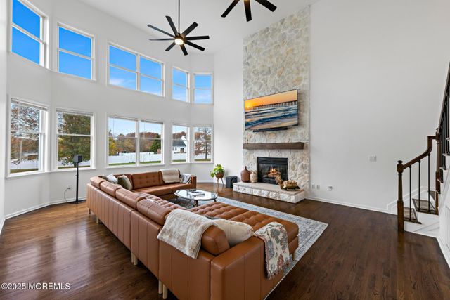 5 Willow Court, Stafford, NJ 08050