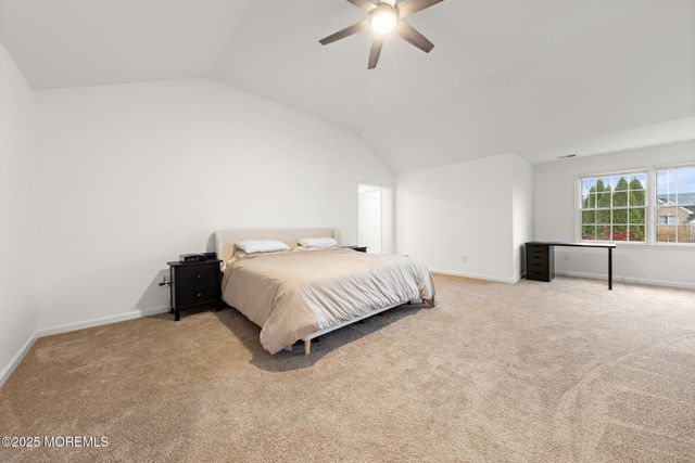 5 Willow Court, Stafford, NJ 08050