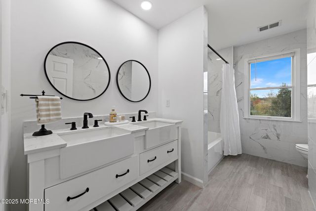 5 Willow Court, Stafford, NJ 08050