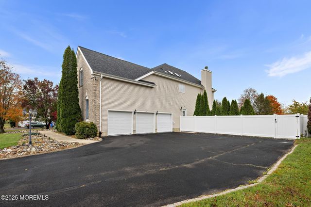 5 Willow Court, Stafford, NJ 08050