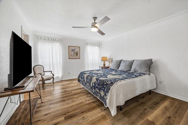 701 Bering Drive 1501, Houston, TX 77057