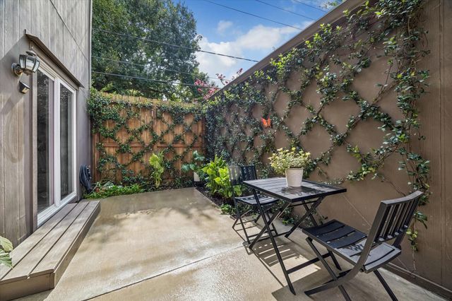 701 Bering Drive 1501, Houston, TX 77057