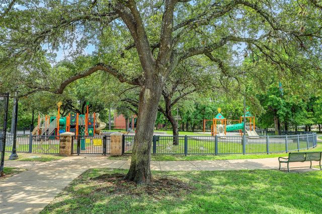701 Bering Drive 1501, Houston, TX 77057
