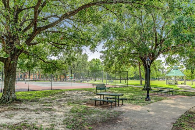 701 Bering Drive 1501, Houston, TX 77057