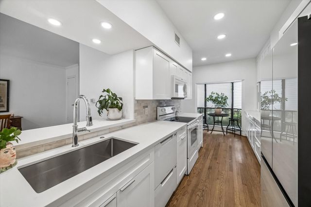 701 Bering Drive 1501, Houston, TX 77057