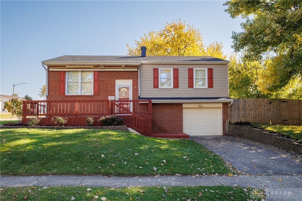 634 Bowser Drive, New Carlisle, OH 45344