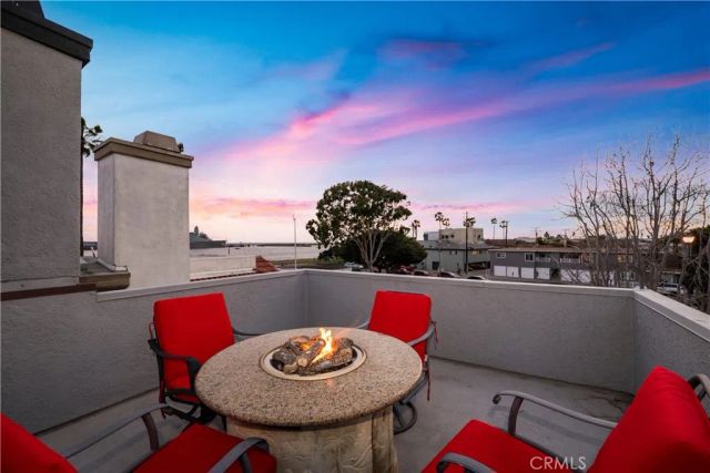 1713 Electric Avenue, Seal Beach, CA 90740