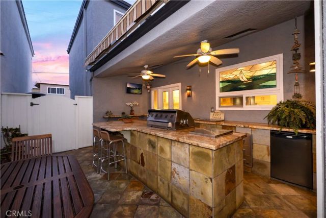 1713 Electric Avenue, Seal Beach, CA 90740