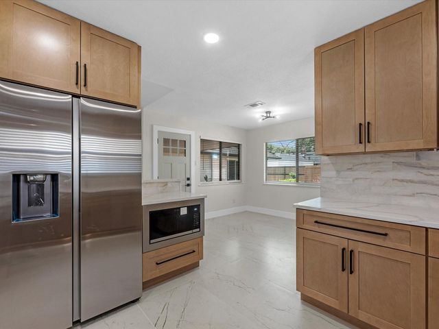 8511 De Moss Drive, Houston, TX 77036
