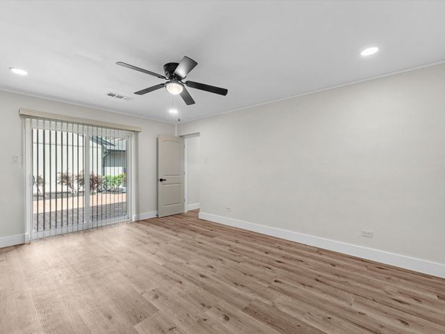 8511 De Moss Drive, Houston, TX 77036