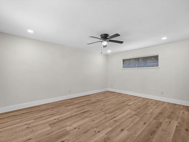 8511 De Moss Drive, Houston, TX 77036