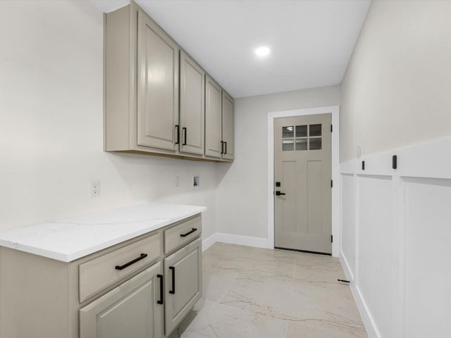 8511 De Moss Drive, Houston, TX 77036