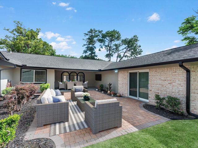 8511 De Moss Drive, Houston, TX 77036