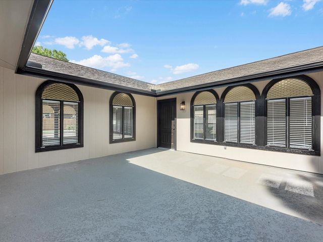 8511 De Moss Drive, Houston, TX 77036