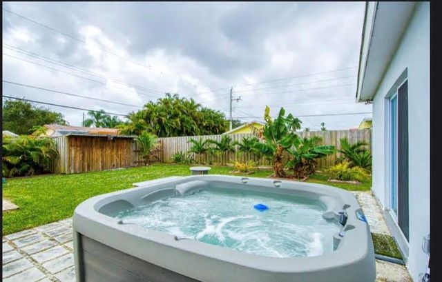 1905 N 45th Avenue, Hollywood, FL 33021