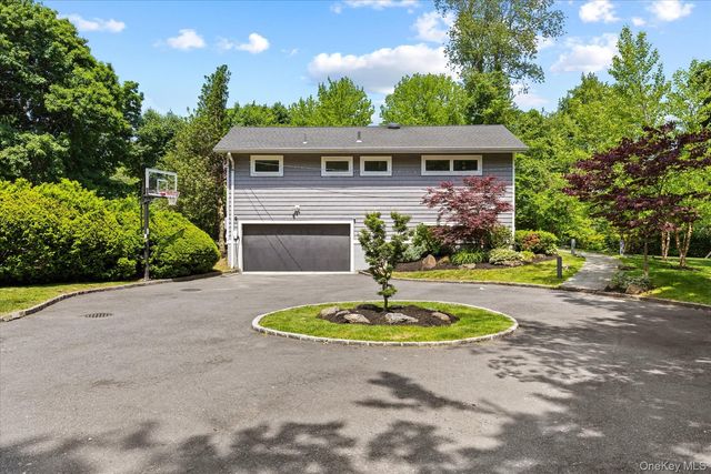 125 Hicks Lane, Great Neck, NY 11024