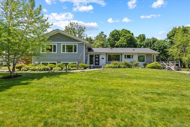 125 Hicks Lane, Great Neck, NY 11024