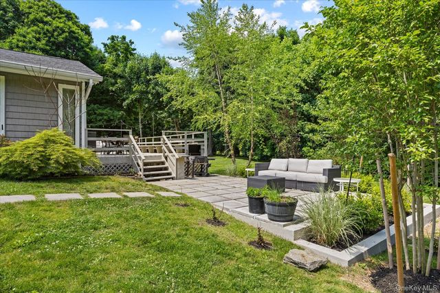 125 Hicks Lane, Great Neck, NY 11024