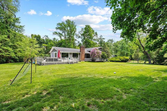 125 Hicks Lane, Great Neck, NY 11024