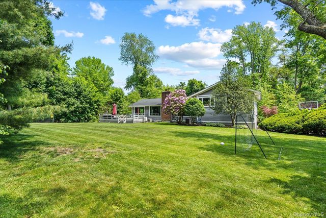 125 Hicks Lane, Great Neck, NY 11024