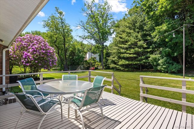 125 Hicks Lane, Great Neck, NY 11024