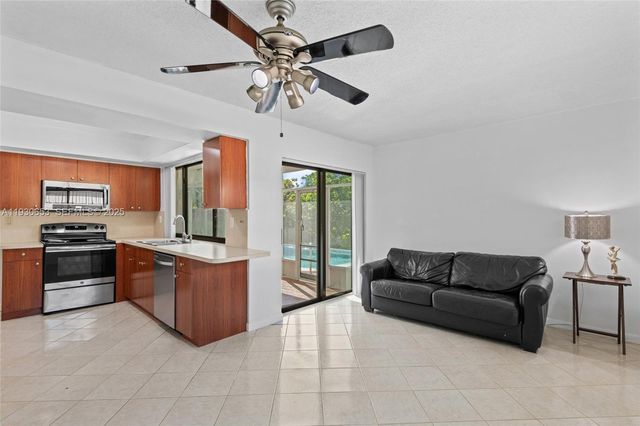 7070 NW 21st St 0, Sunrise, FL 33313