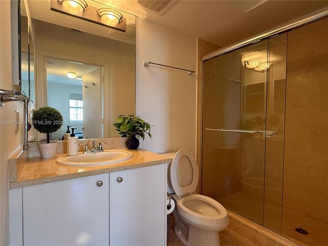 19900 E Country Club Dr 804, Aventura, FL 33180