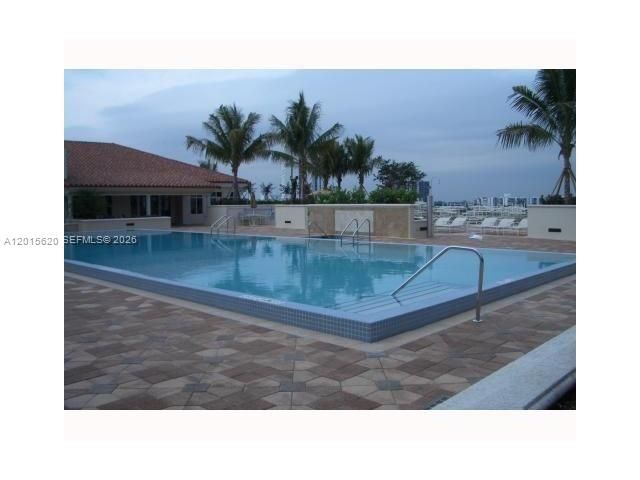 19900 E Country Club Dr 804, Aventura, FL 33180