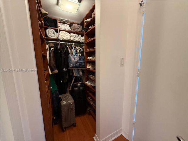 19900 E Country Club Dr 804, Aventura, FL 33180
