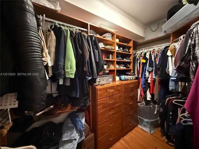19900 E Country Club Dr 804, Aventura, FL 33180