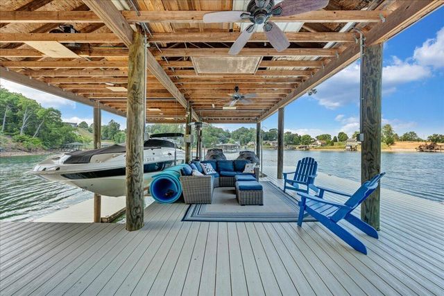 625 Winding Waters DR, Moneta, VA 24121
