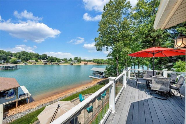 625 Winding Waters DR, Moneta, VA 24121