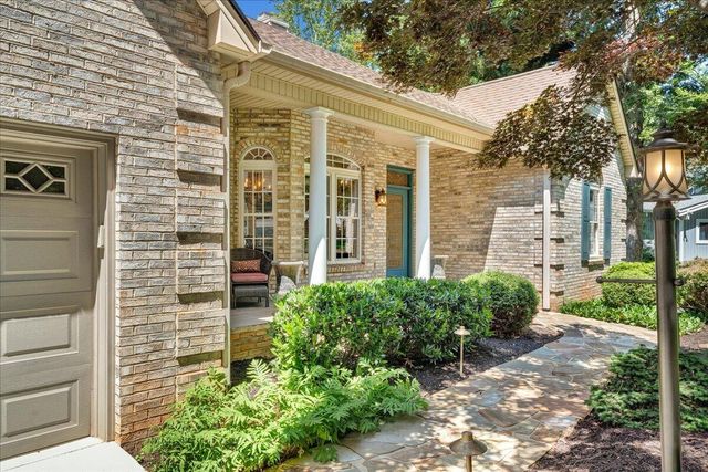 625 Winding Waters DR, Moneta, VA 24121