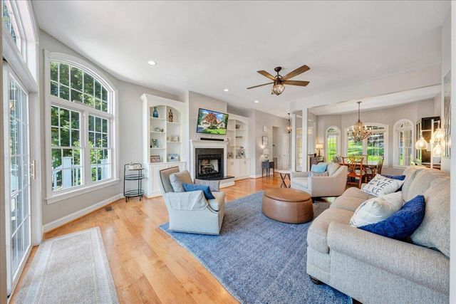 625 Winding Waters DR, Moneta, VA 24121