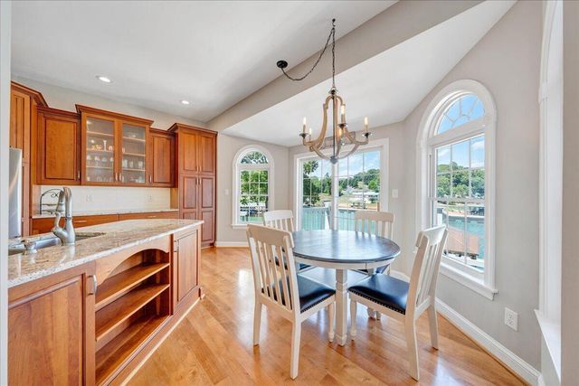 625 Winding Waters DR, Moneta, VA 24121