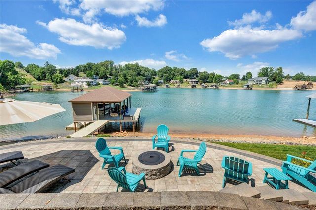 625 Winding Waters DR, Moneta, VA 24121