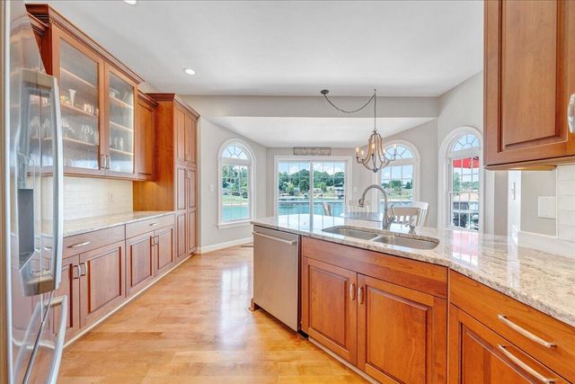 625 Winding Waters DR, Moneta, VA 24121