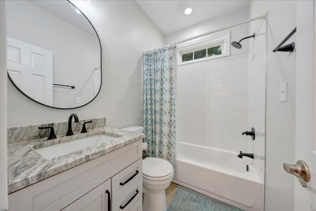625 Winding Waters DR, Moneta, VA 24121