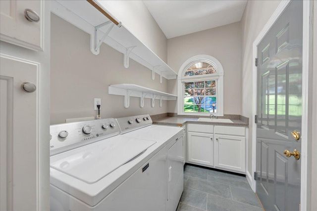 625 Winding Waters DR, Moneta, VA 24121